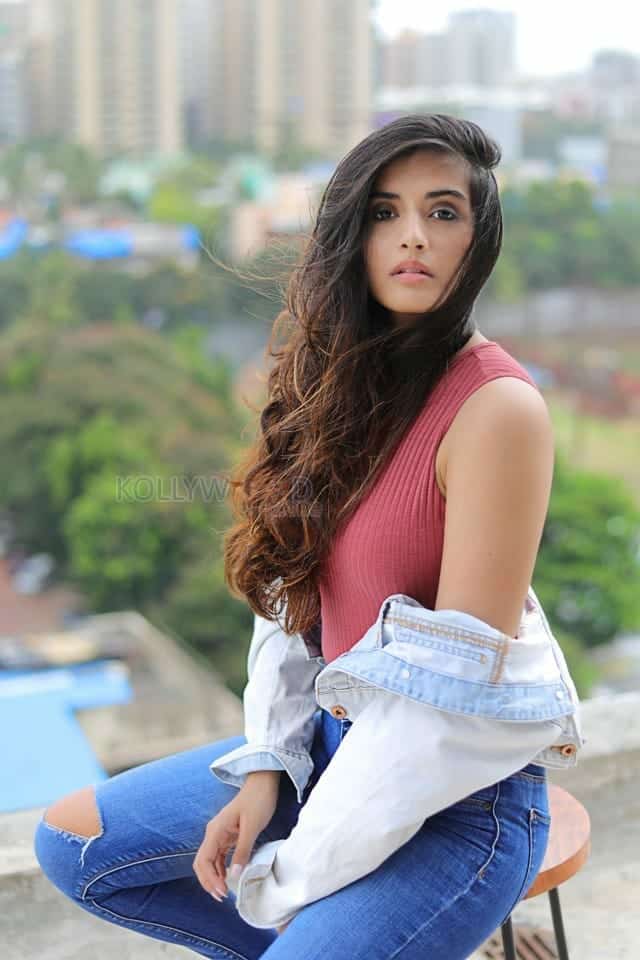 Majili Actress Divyansha Kaushik Pictures 49