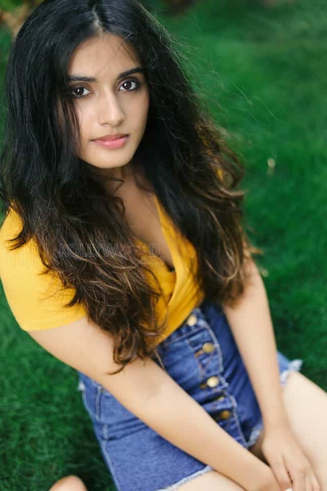 Majili Actress Divyansha Kaushik Pictures 52