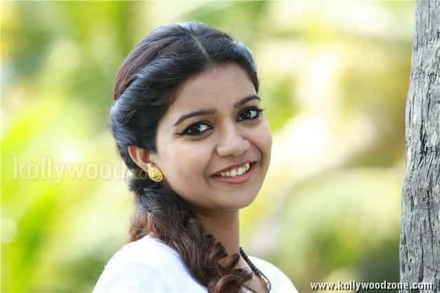 Malayalam Actress Swathi Pictures 03