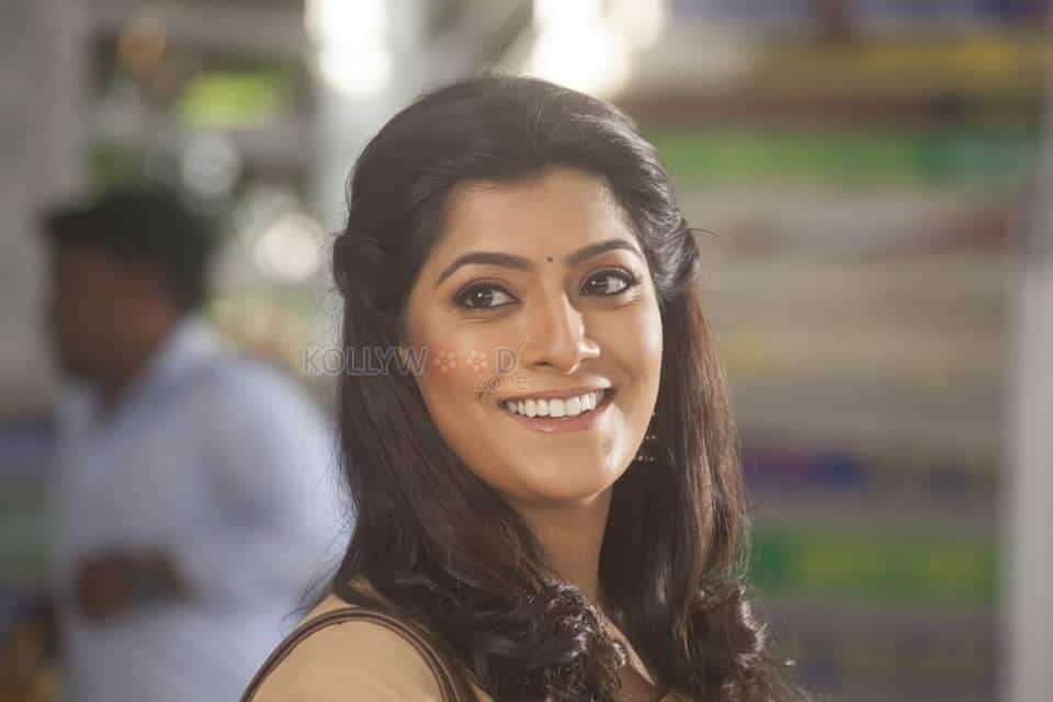 Mr Chandramouli Actress Varalaxmi Sarathkumar Photos 05