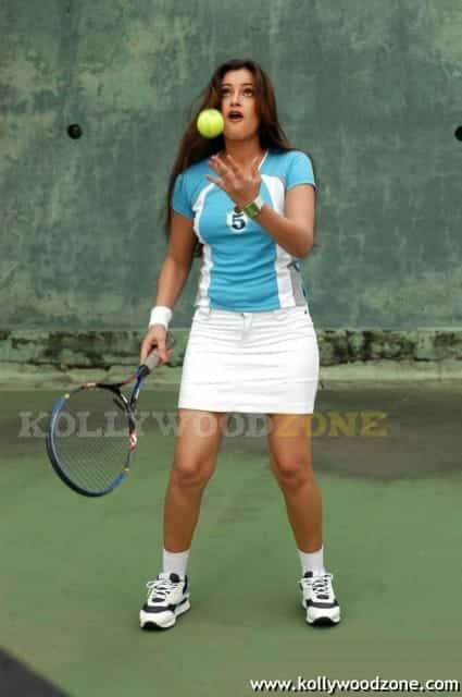 Navneet Kaur Hot Pics 12