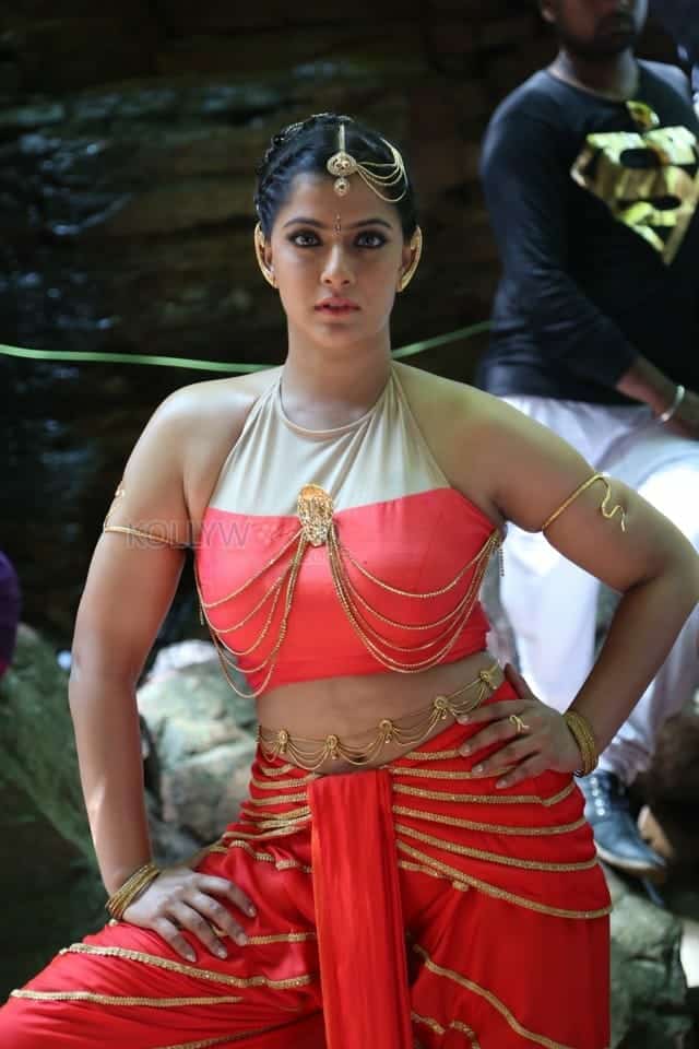 Neeya 2 Movie Varalaxmi Sarathkumar Stills 09