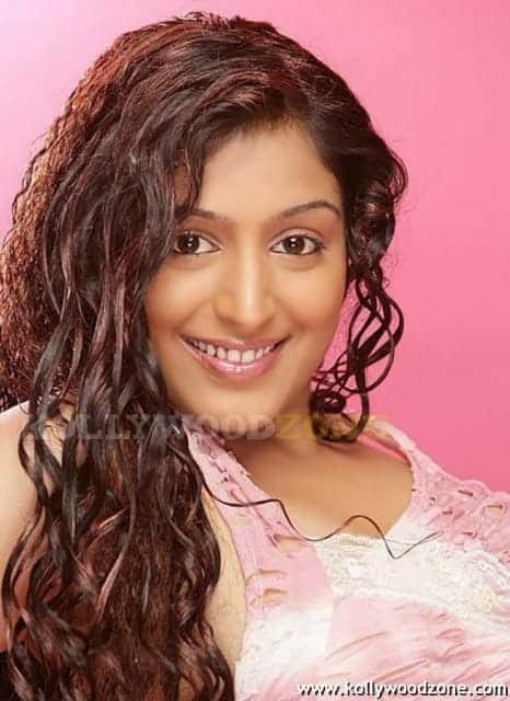 Padma Priya Pics 19