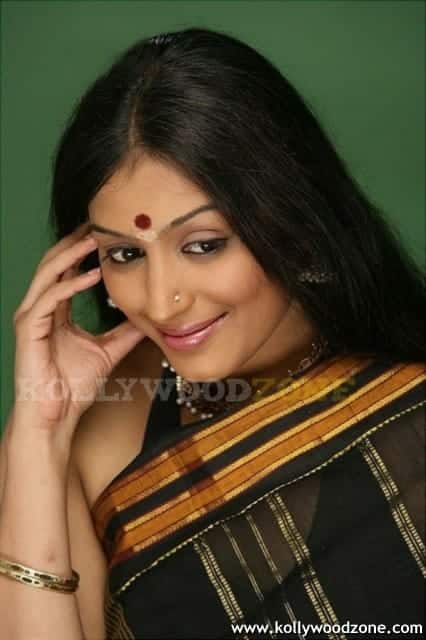 Padma Priya Pics 24