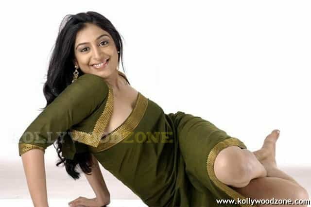 Padma Priya Pics 30