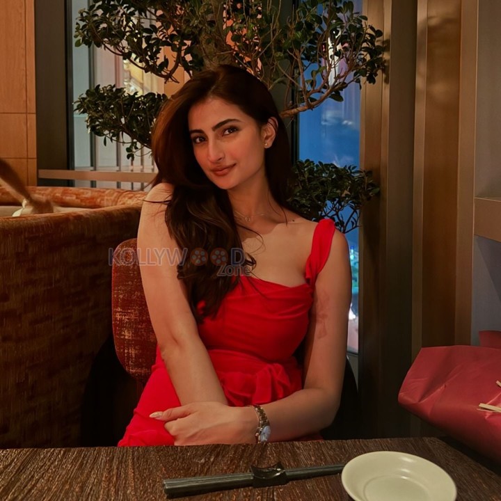 Ravishing Palak Tiwari in a Bold Red Sleeveless Gown Photos 02