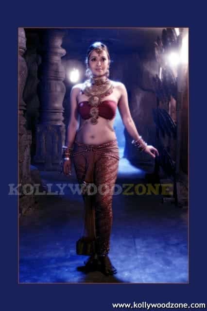 Reema Sen In Aayirathil Oruvan Stills 03