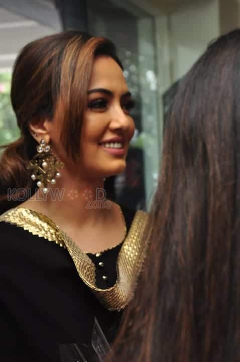 Sana Khan Launches Aakrithi Exibition Photos 21