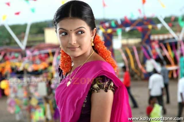 Saranya Mohan Photos 09