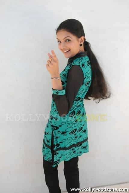 Saranya Mohan Pictures 05