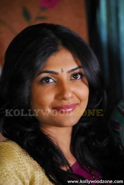 Sexy Kamalinee Mukherjee Pics 02