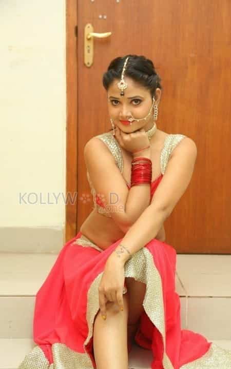 Shriya Vyas Spicy Hot Photos 03