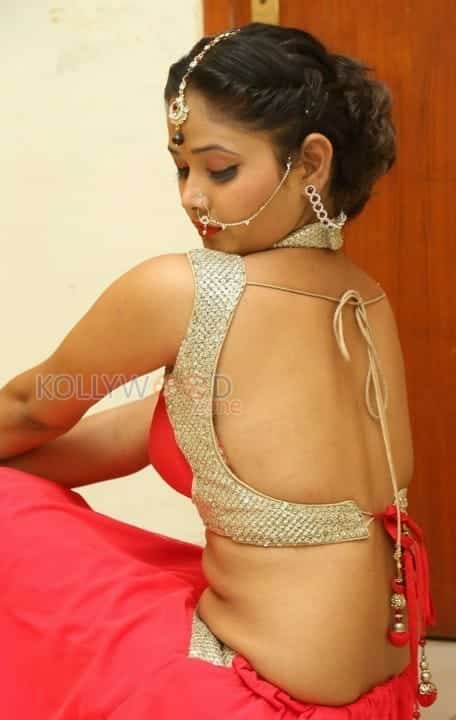 Shriya Vyas Spicy Hot Photos 09