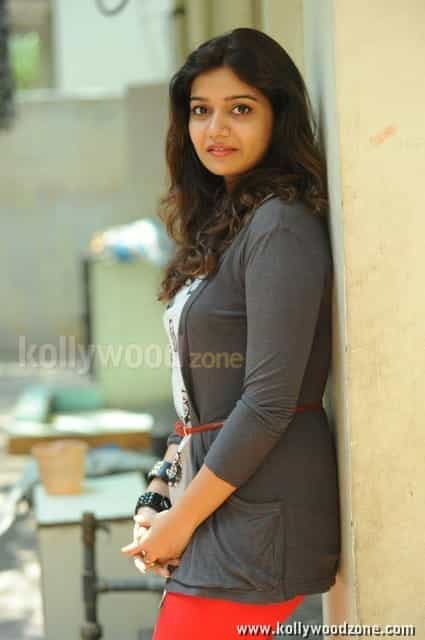 South Indian Actress Swathi Pictures 12