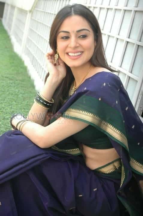 Telugu Actress Shraddha Arya Pictures 01