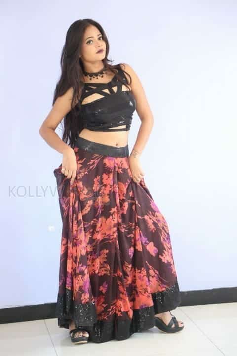 Tollywood Actress Shriya Vyas Pics 13