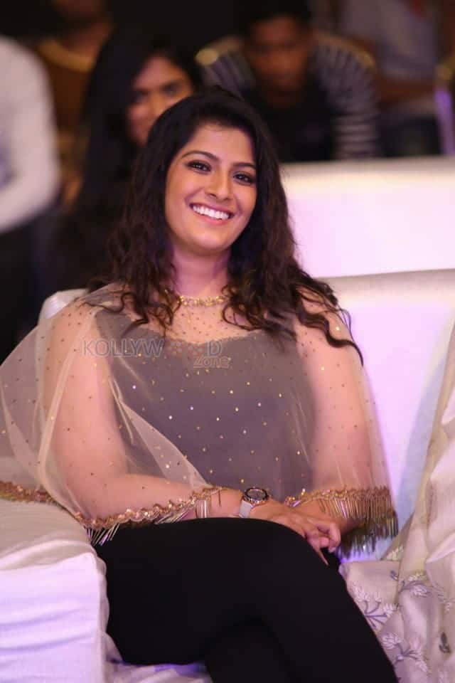 Varalakshmi Sarathkumar At Pandem Kodi 2 Audio Launch Photos 10