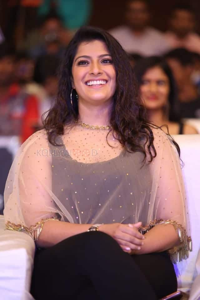 Varalakshmi Sarathkumar At Pandem Kodi 2 Audio Launch Photos 15