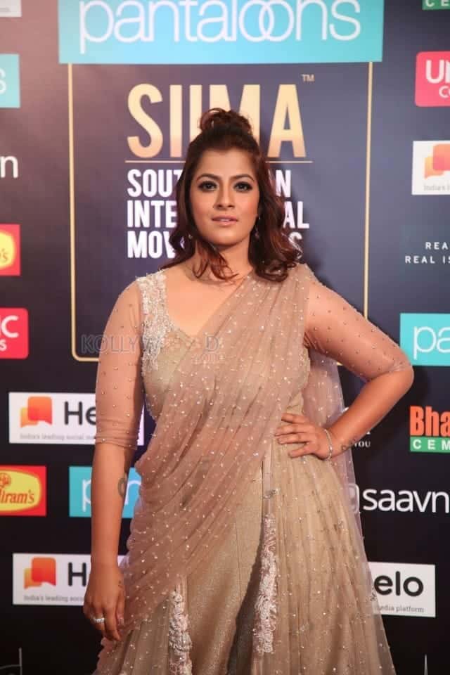 Varalakshmi Sarathkumar At Siima 2019 Awards 01