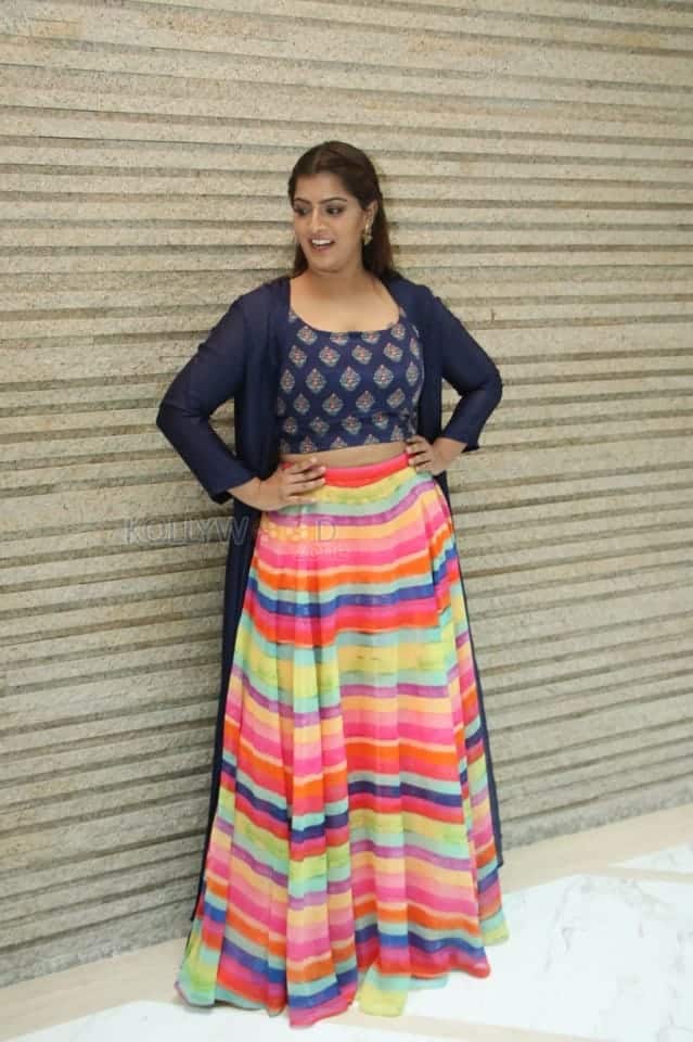 Varalaxmi Sarathkumar At Maari 2 Movie Press Meet Pictures 05