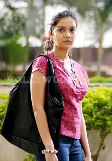 actress swathi stills 3