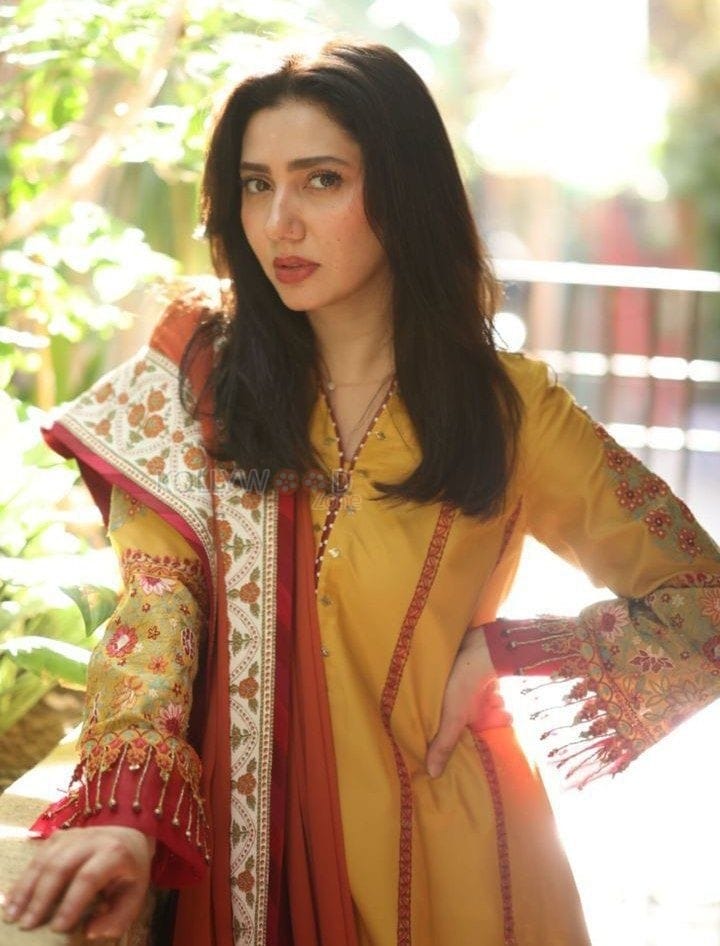 Gorgeous Mahira Khan in a Yellow Mustard Embroidered Salwar Suit Pictures 02