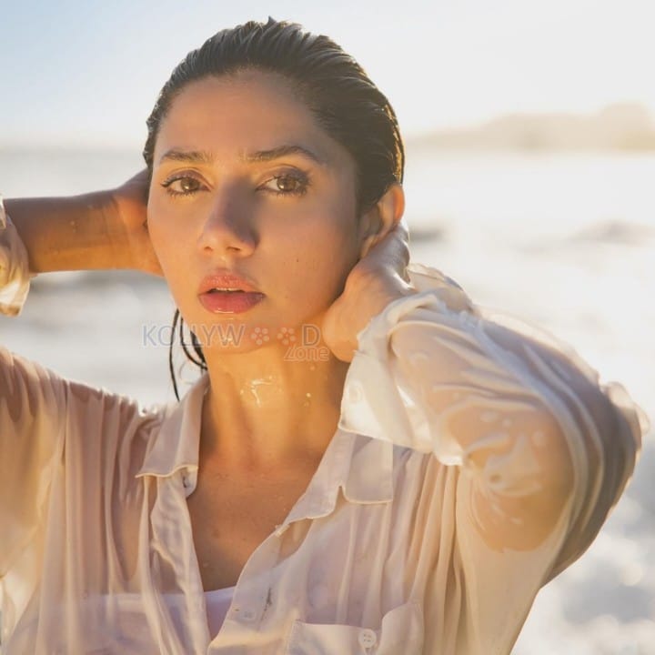 Sexy Mahira Khan Wet White Shirt Look Pictures 03