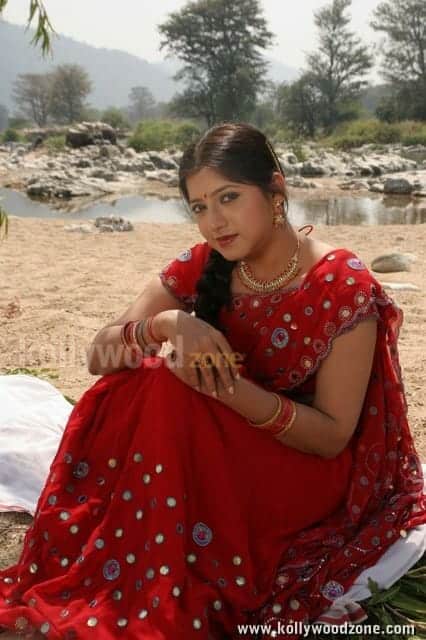 Keerthi Chawla Ilamai Oonjal Hot Photos 03