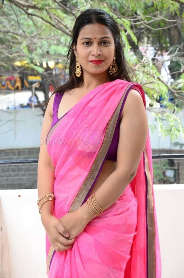 Actress Inaya Sultana at Prasanna Bhumi Entertainments Movie Opening Photos 03