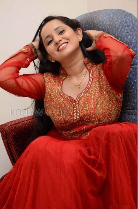 Actress Ishika Singh New Stills 05