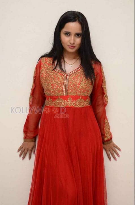 Actress Ishika Singh New Stills 14