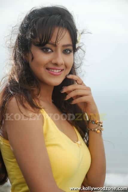 Actress Madalasa Sharma Sexy Hot Stills 67