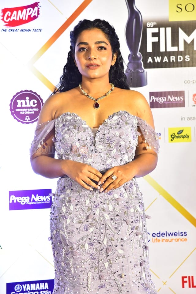 Actress Rajisha Vijayan at 69th SOBHA Filmfare Awards South 2024 Photos 03