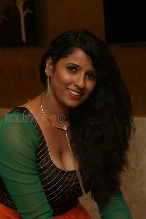 Actress Shravya Reddy Cleavage Pictures 23