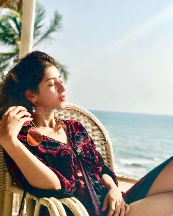 Actress Sonarika Bhadoria Pictures 23