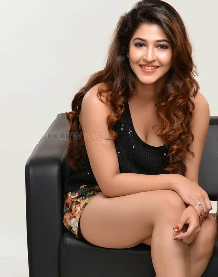 Actress Sonarika Bhadoria Sexy Hot Pictures 09