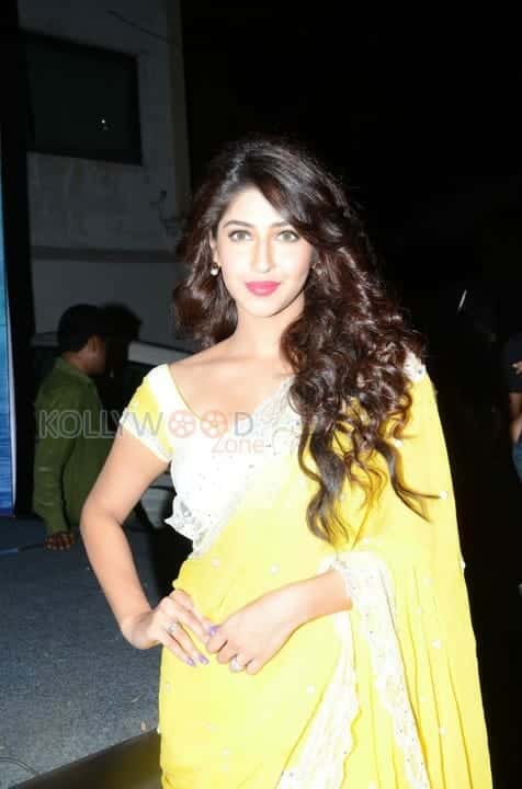 Actress Sonarika Bhadoria Sexy Stills 28