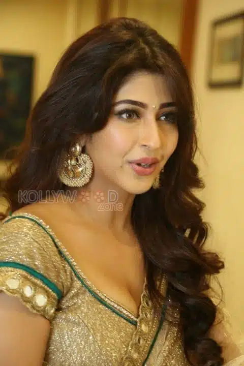 Actress Sonarika Spicy Saree Cleavage Photos 24 (218531) | Kollywood Zone