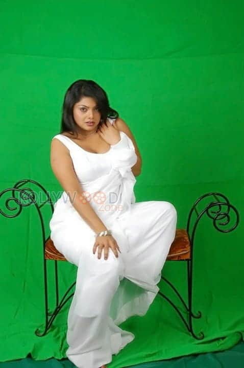 Actress Swathi Varma Hot Pictures 01