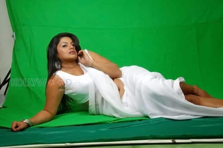 Actress Swathi Varma Hot Pictures 14