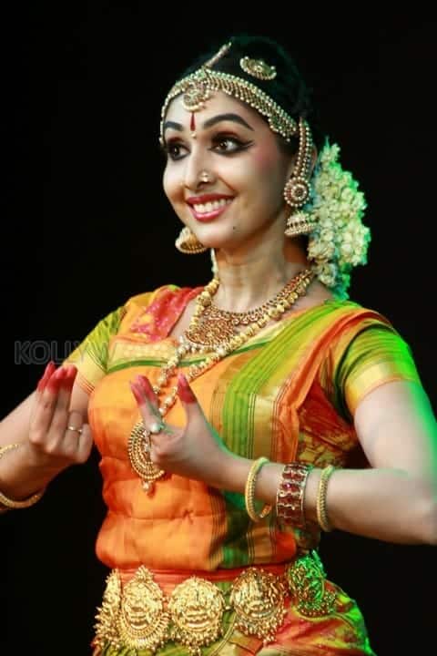 Actress Utthara Unni Bharathanatyam Recital Photos 03