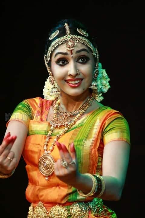 Actress Utthara Unni Bharathanatyam Recital Photos 04