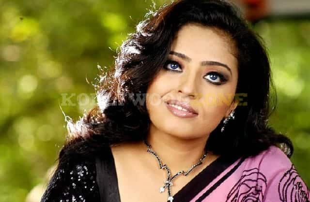 Mumtaz Stills 60