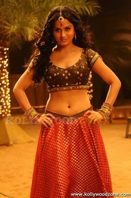 Sexy Actress Rachna Maurya In Drohi Movie Pics 02