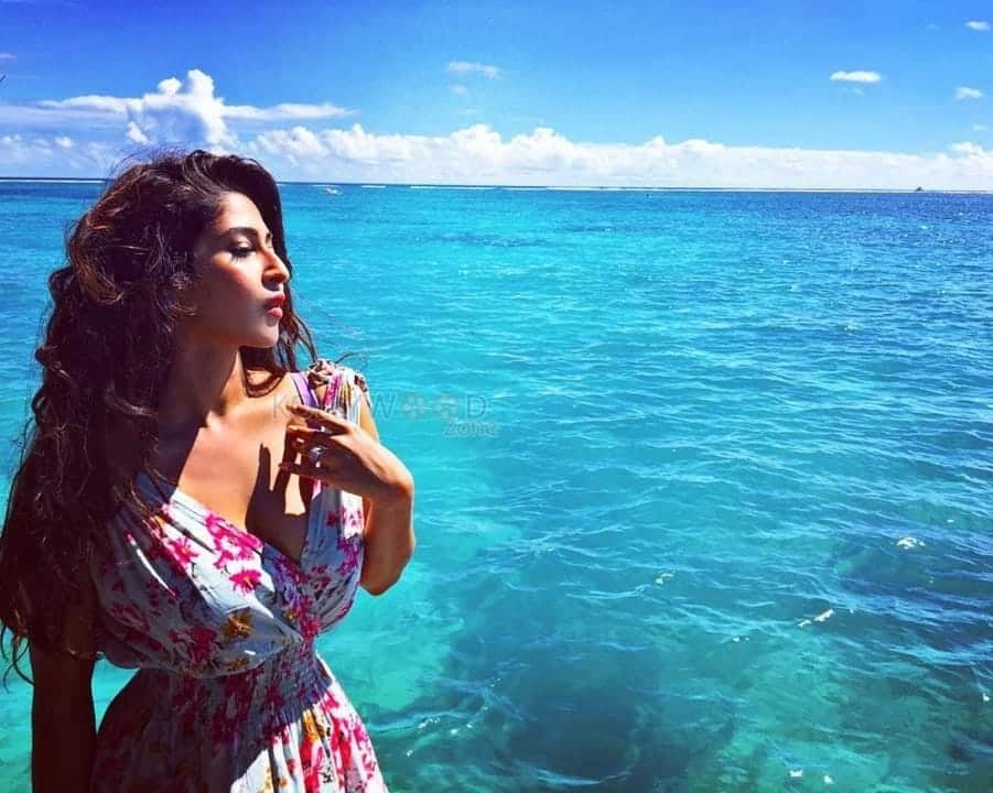 Sexy Model Sonarika Bhadoria Spicy Photos 10