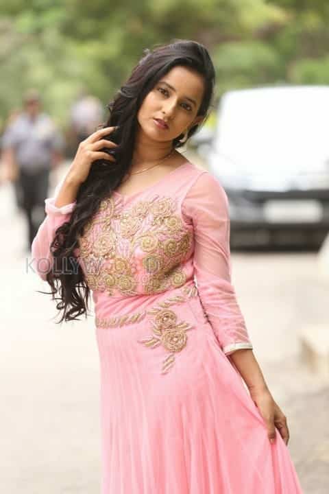 Telugu Actress Ishika Singh New Pictures 07