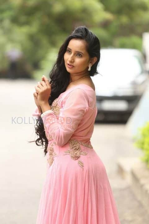 Telugu Actress Ishika Singh New Pictures 10