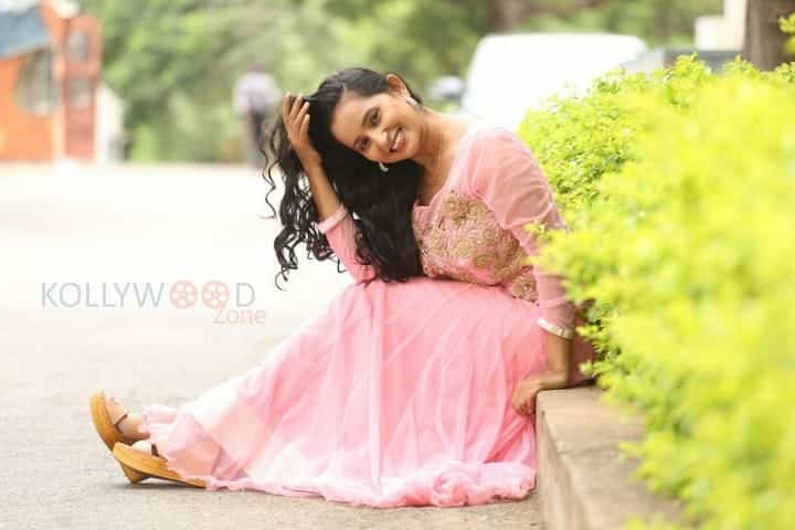 Telugu Actress Ishika Singh New Pictures 16