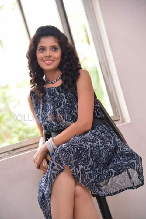 Telugu Actress Sravya Photoshoot Photos 01