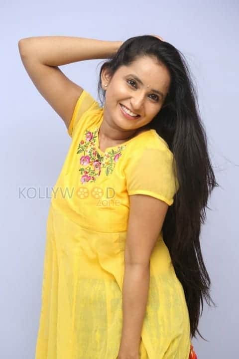 Tollywood Actress Ishika Singh Photos 01